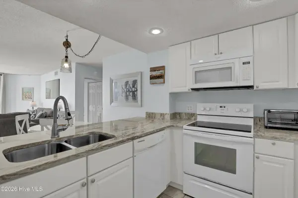 2000 New River Inlet RD #3302, North Topsail Beach, NC 28460