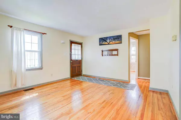 9504 52ND AVE, College Park, MD 20740