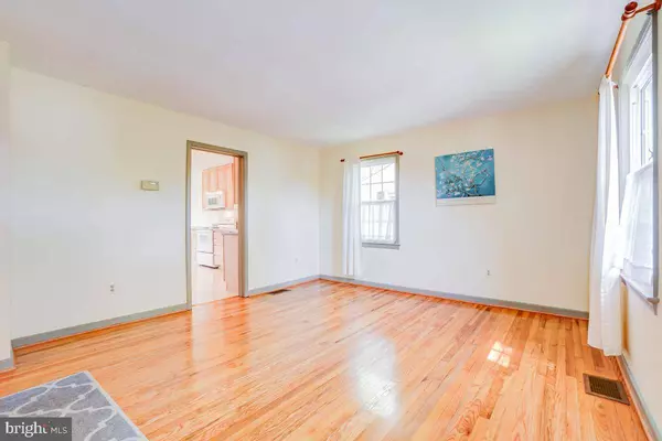 9504 52ND AVE, College Park, MD 20740