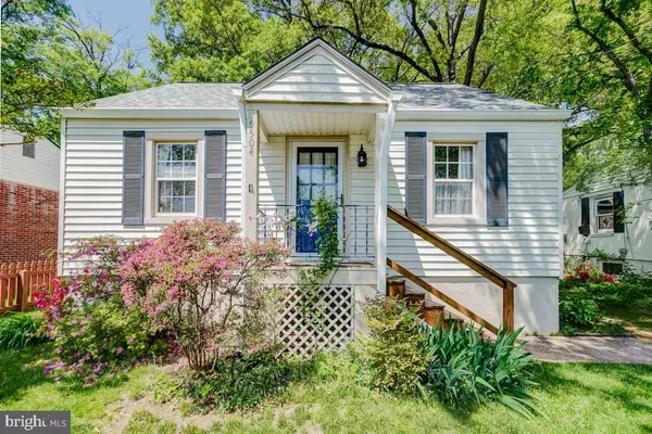 9504 52ND AVE, College Park, MD 20740