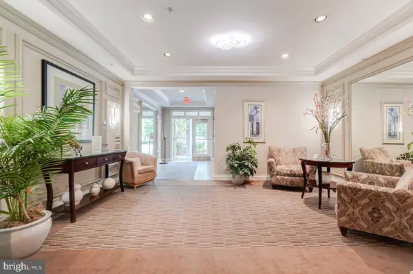 311 HIGH GABLES DR #206, Gaithersburg, MD 20878