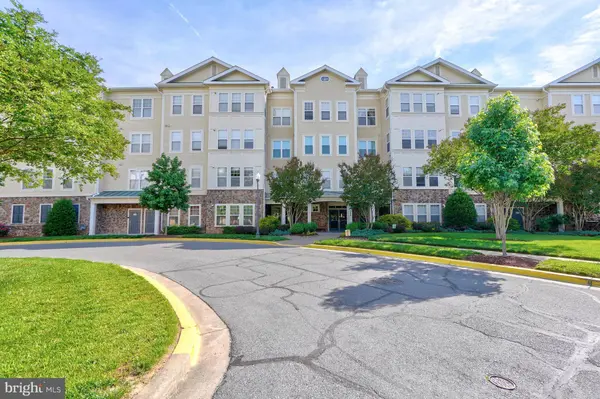 311 HIGH GABLES DR #206, Gaithersburg, MD 20878