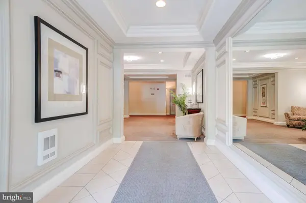 311 HIGH GABLES DR #206, Gaithersburg, MD 20878