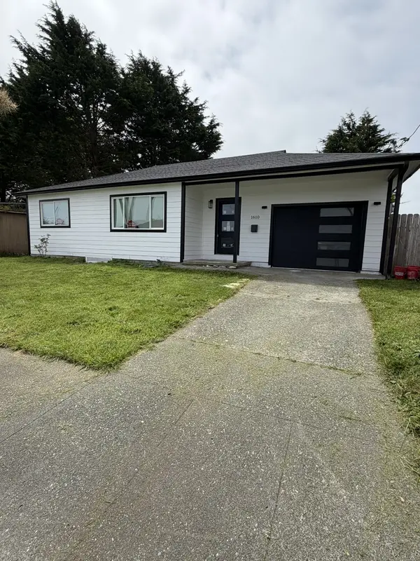 1610 Gainard St, Crescent City, CA 95531-3324