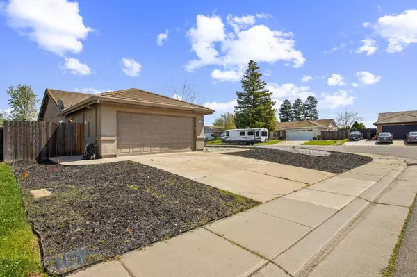 1133 Elderwood DR, Galt, CA 95632