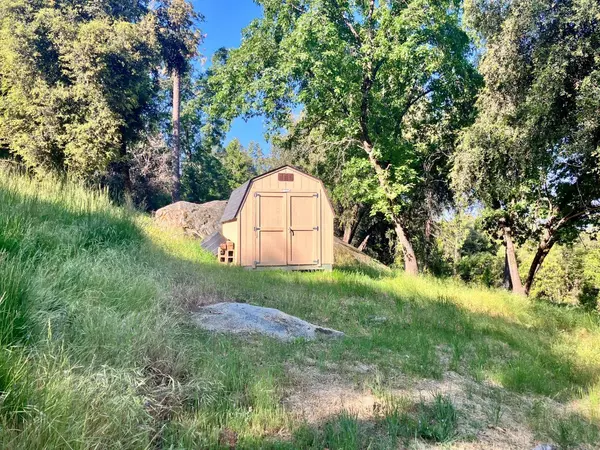 7721 Silent Path RD, Somerset, CA 95684