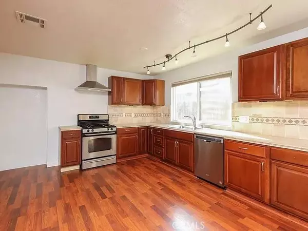 1044 Dewitt AVE, Clovis, CA 93612