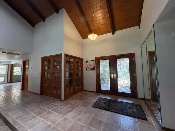 1536 N Tamarack Street, Visalia, CA 93291