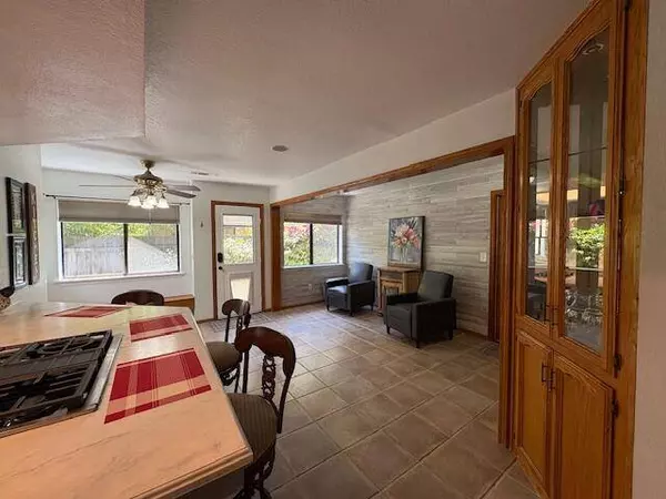 1536 N Tamarack Street, Visalia, CA 93291