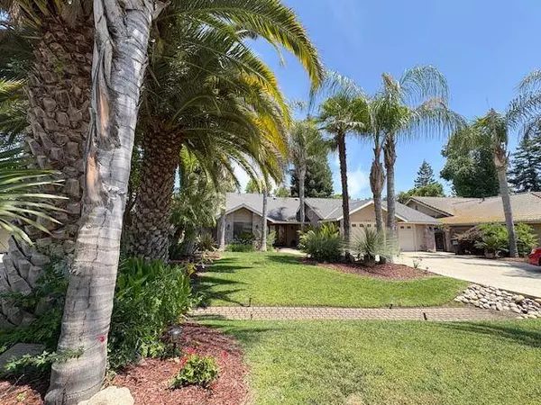 1536 N Tamarack Street, Visalia, CA 93291