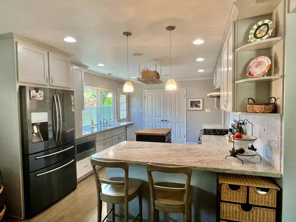 4400 Capri WAY, Sacramento, CA 95822