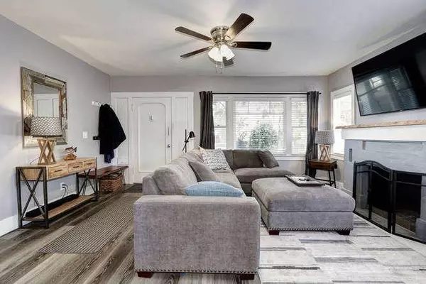 1412 V ST, Sacramento, CA 95818