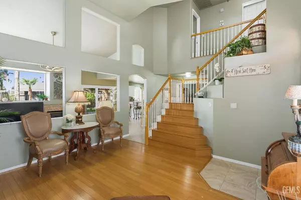 8416 Crab Apple Court, Bakersfield, CA 93311