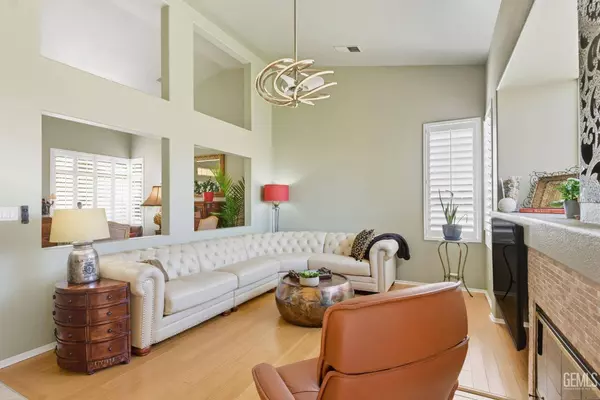 8416 Crab Apple Court, Bakersfield, CA 93311