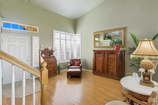 8416 Crab Apple Court, Bakersfield, CA 93311