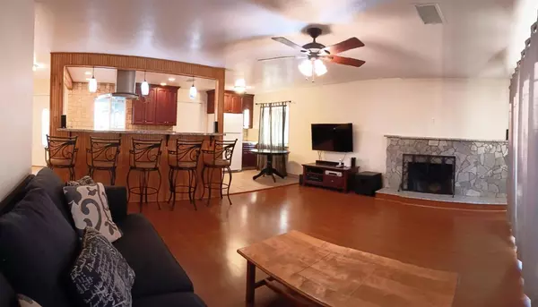 4461 N Manila AVE, Fresno, CA 93727