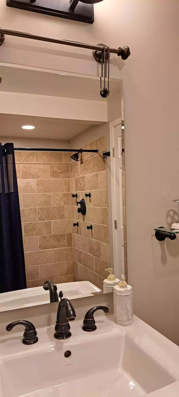 8019 Sterling DR, Oakland, CA 94605