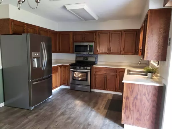 994 Fleda AVE, Olivehurst, CA 95961