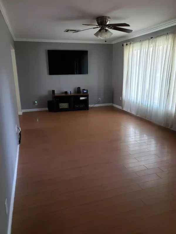 994 Fleda AVE, Olivehurst, CA 95961