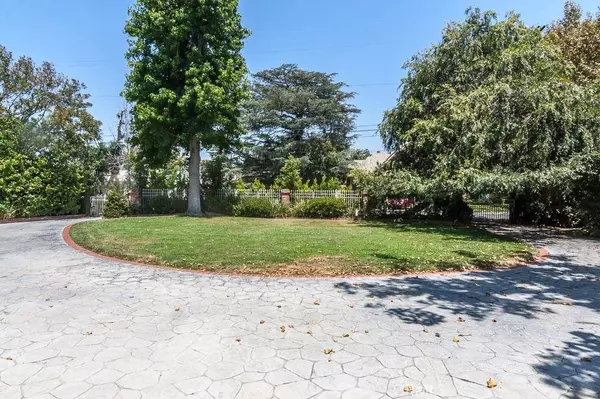 4645 Ledge AVE, Toluca Lake, CA 91602