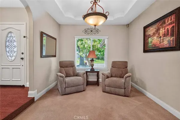 10130 N Heather DR, Fresno, CA 93720