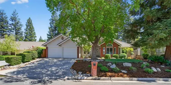 10130 N Heather DR, Fresno, CA 93720