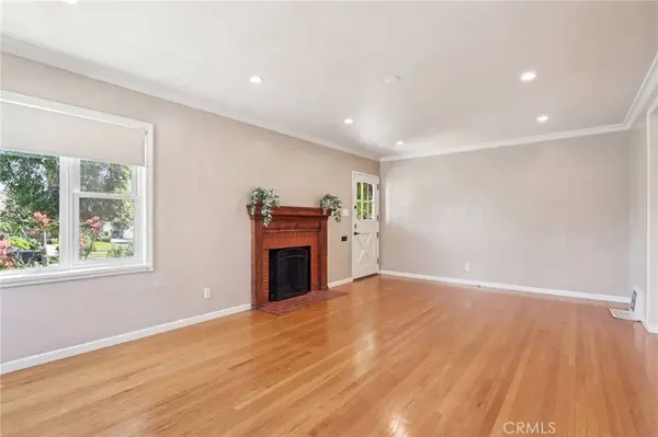 5513 Cartwright AVE, North Hollywood, CA 91601