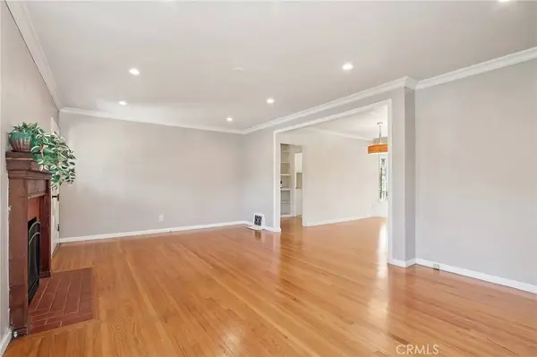 5513 Cartwright AVE, North Hollywood, CA 91601