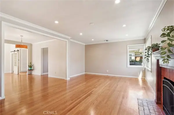 5513 Cartwright AVE, North Hollywood, CA 91601