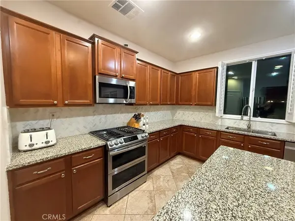 2274 Dwight CT, Rosamond, CA 93560