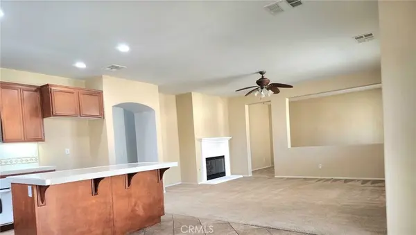 3019 W Newgrove ST, Lancaster, CA 93536