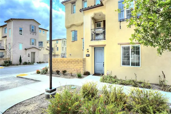 443 Stratus LN #4, Simi Valley, CA 93065
