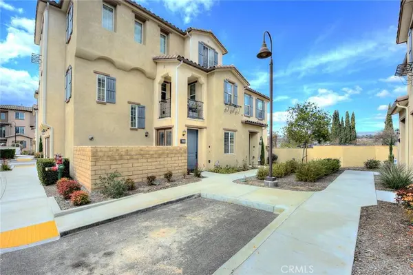 443 Stratus LN #4, Simi Valley, CA 93065