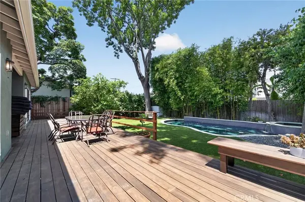13047 Dickens ST, Studio City, CA 91604