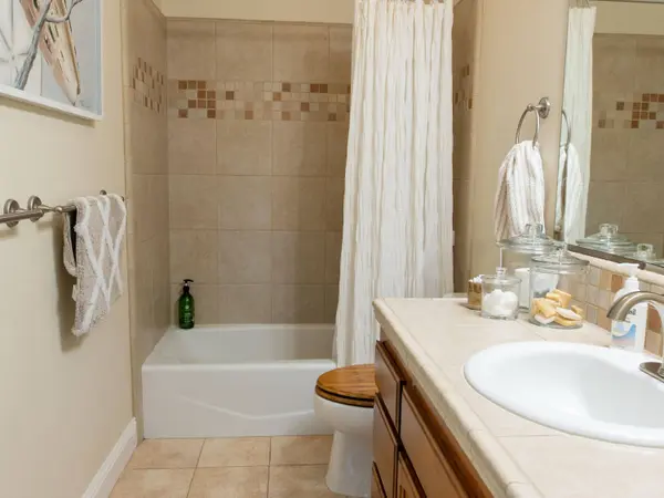6040 Constitution WAY, Redding, CA 96003