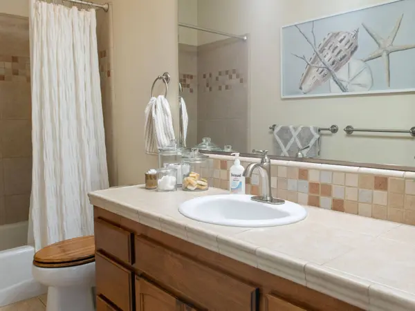 6040 Constitution WAY, Redding, CA 96003