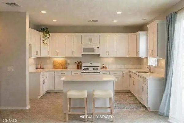 6061 La Costa, Fontana, CA 92336