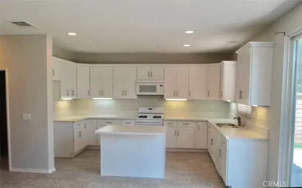 6061 La Costa, Fontana, CA 92336