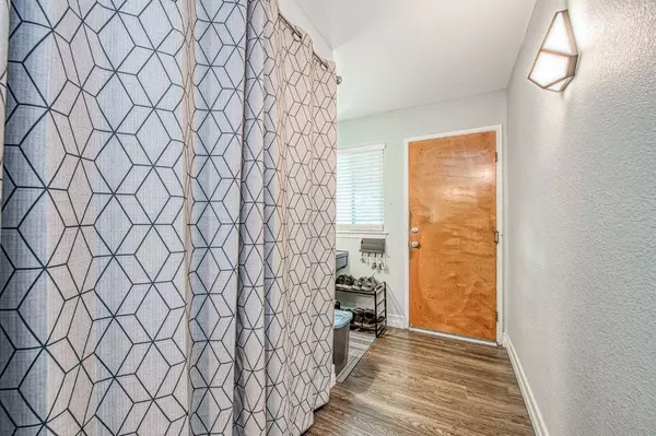 6542 N Brix AVE, Fresno, CA 93722