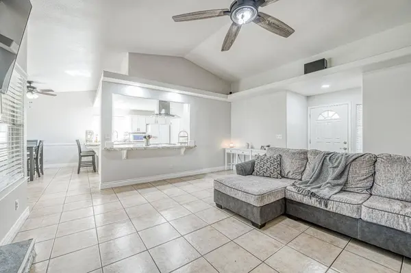 4792 W Mesa AVE, Fresno, CA 93722