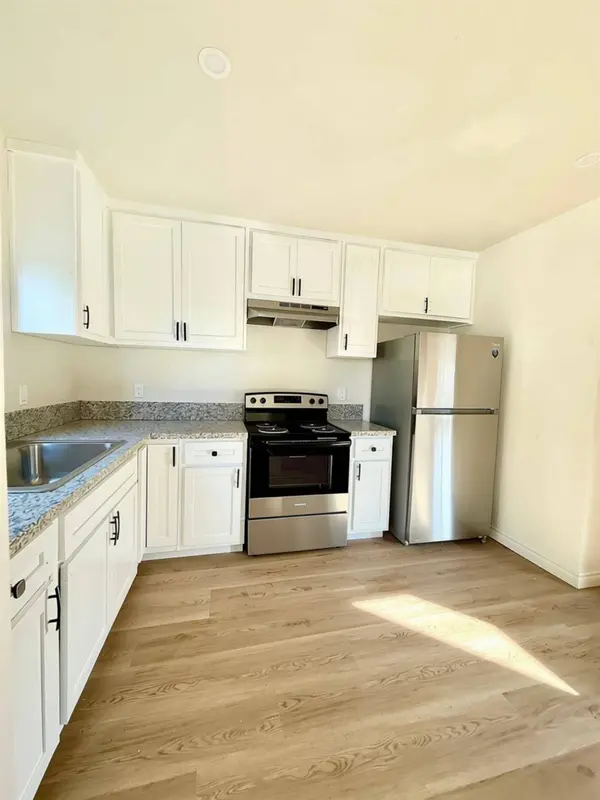 28 W 19th ST, Merced, CA 95340
