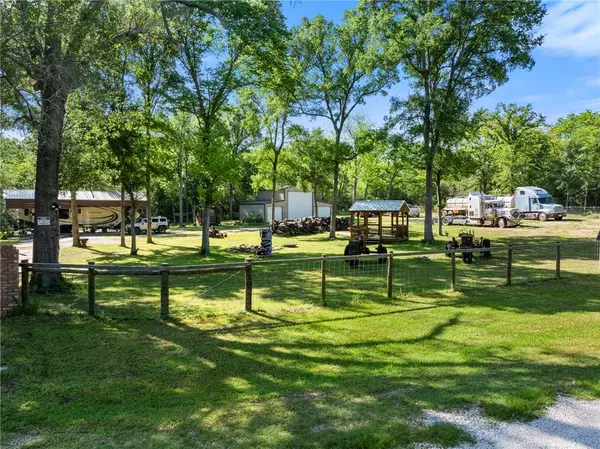 2641 Overlook RD, Caldwell, TX 77836