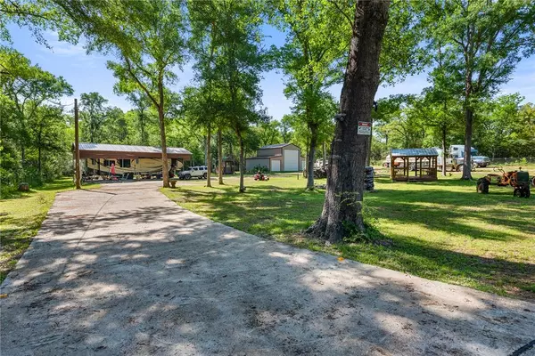2641 Overlook RD, Caldwell, TX 77836
