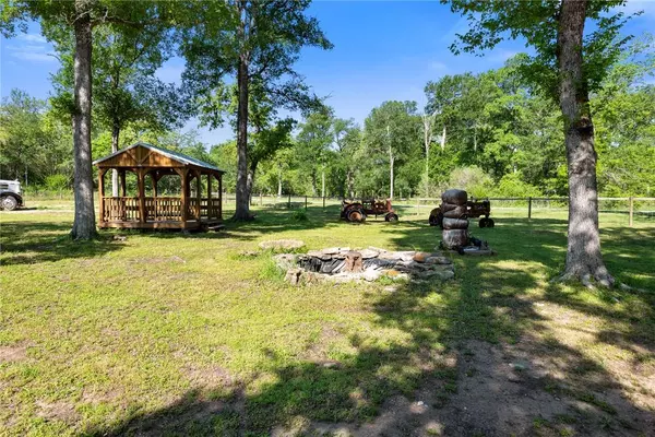2641 Overlook RD, Caldwell, TX 77836