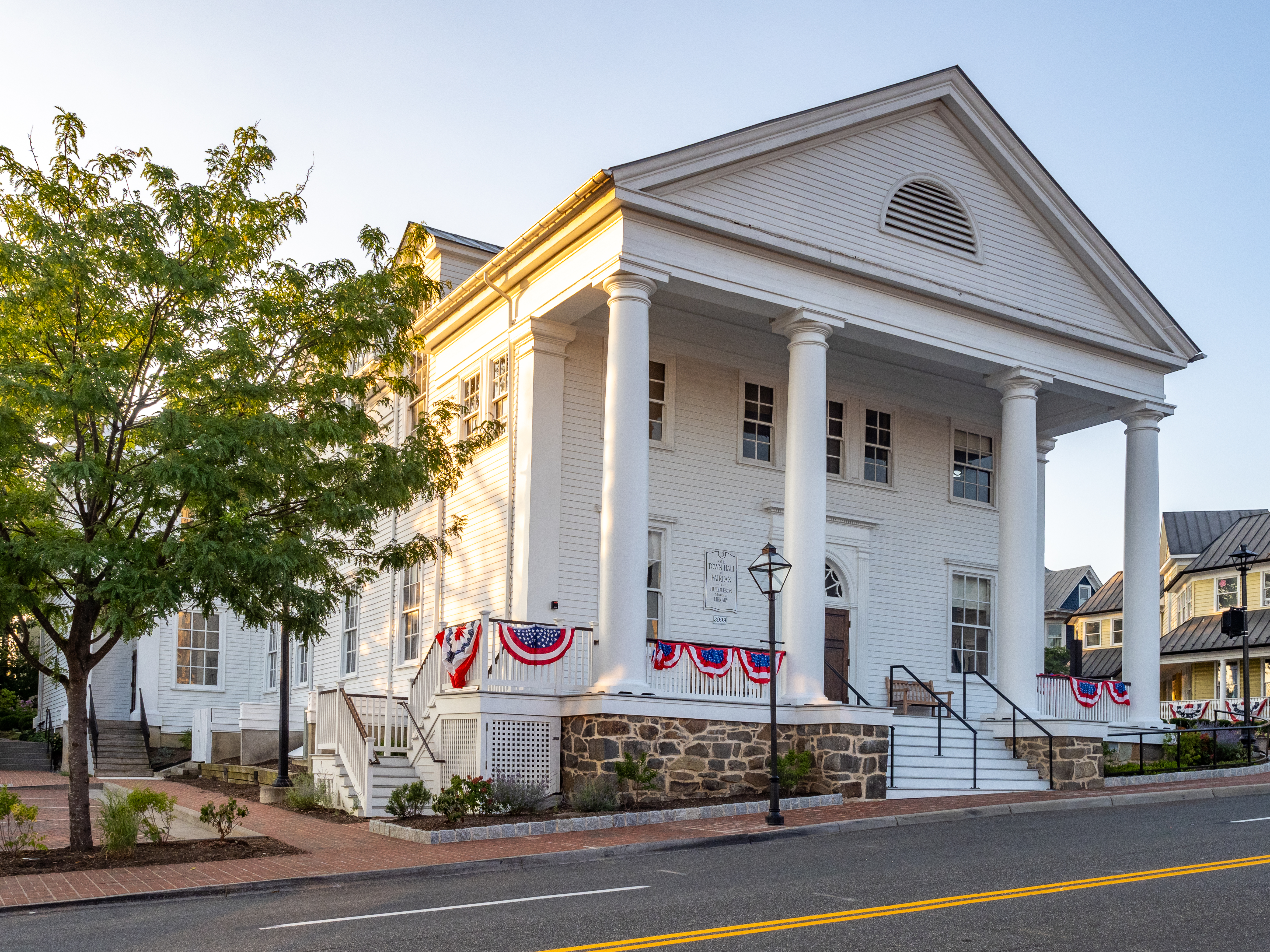 Old_Town_Hall_(Fairfax,_Virginia)_(53890424273)