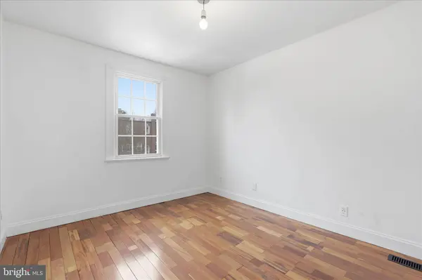 814 S OAK ST, Arlington, VA 22204