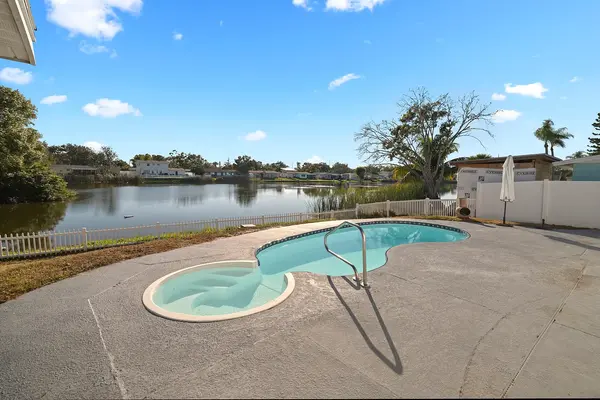 f474dd66cddf48d45a5ae5fb1270f15e-uncropped_scaled_within_1536_1152