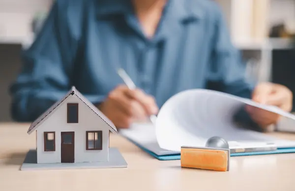 What Happens When a Home Doesn't Appriase?,Thomas J. Morillo