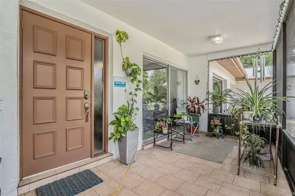 2270 SPRUCE LN #B, Palm Harbor, FL 34684