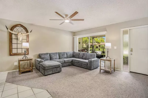 2270 SPRUCE LN #B, Palm Harbor, FL 34684